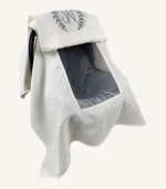 Krem tek kat müslin kumaştan, fırfırsız, kapaklı ve tül pencereli, kişiselleştirilebilir puset örtüsü.