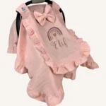 Pudra tek kat müslin kumaştan, kapaklı ve kapak kenarları fırfırlı, tül pencereli, kişiselleştirilebilir puset örtüsü.