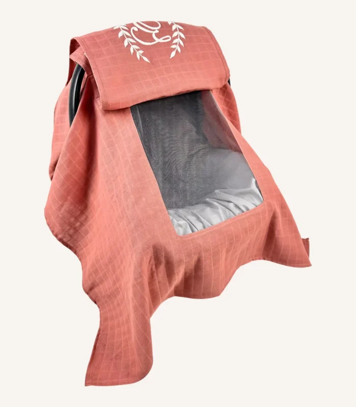 Gül kurusu tek kat müslin kumaştan, sade kapaklı ve tül pencereli puset örtüsü.