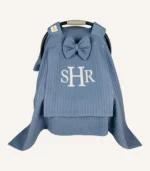 İndigo mavi örgü pike kumaştan, sade kapaklı, tül pencereli ve fiyonklu puset örtüsü.