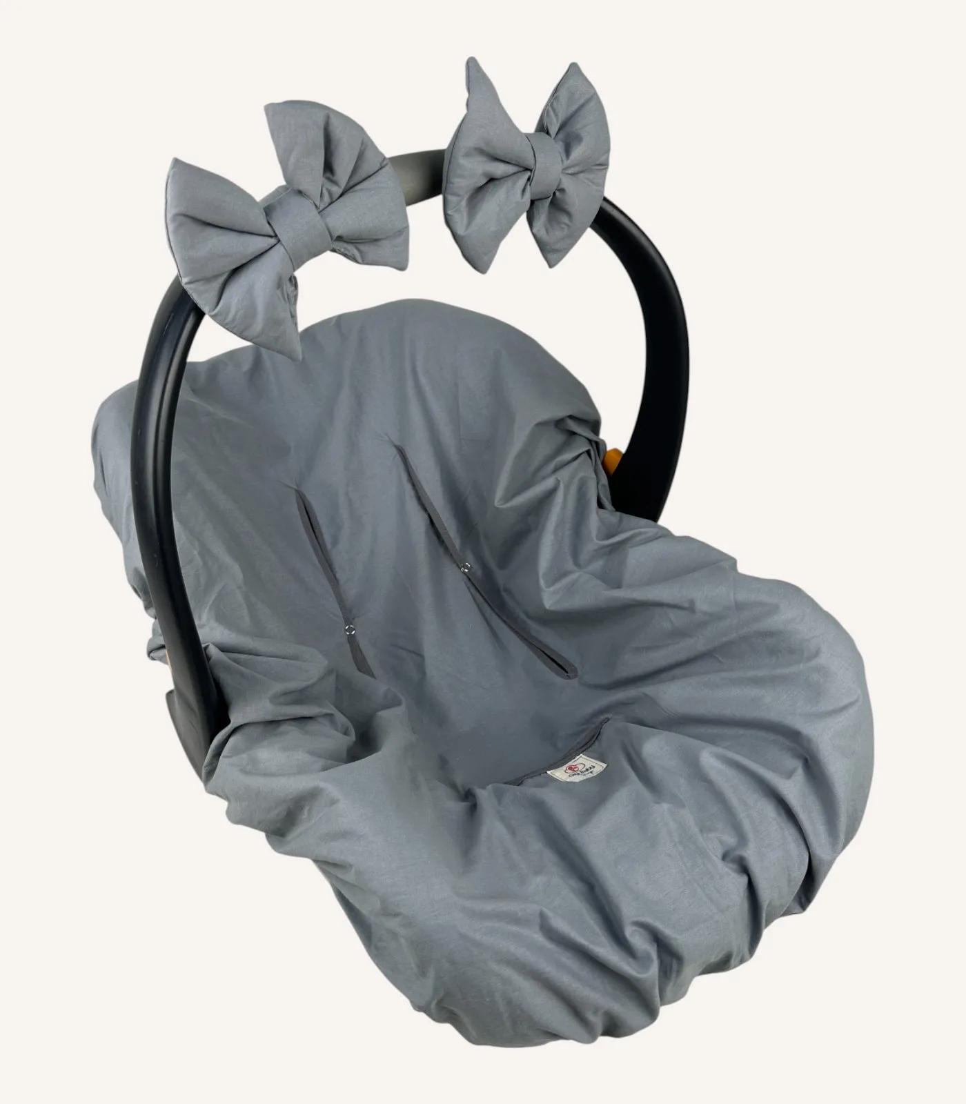 antrasit-2'li-mini-fiyonk-aksesuar Antrasit renkte, pamuk poplin kumaştan, cırtlı veya broşlu takılabilen iki adet mini fiyonk aksesuar seti