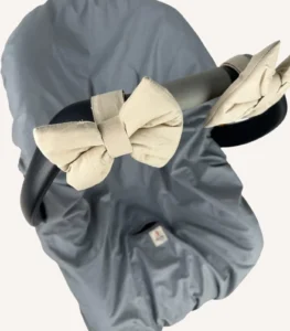 Bej renkte, pamuk poplin kumaştan, cırtlı veya broşlu takılabilen iki adet mini fiyonk aksesuar seti