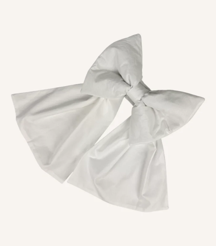 Beyaz pamuk poplin kumaştan, elyaf dolgulu, cırtlı veya broşlu takılabilen dekoratif fiyonk aksesuar