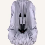 Gri pamuk yüzeyli, alezli veya alezsiz seçenekli, çıtçıt kemer geçişli ve cırtlı kemer kılıflı çocuk oto koltuğu kılıfı