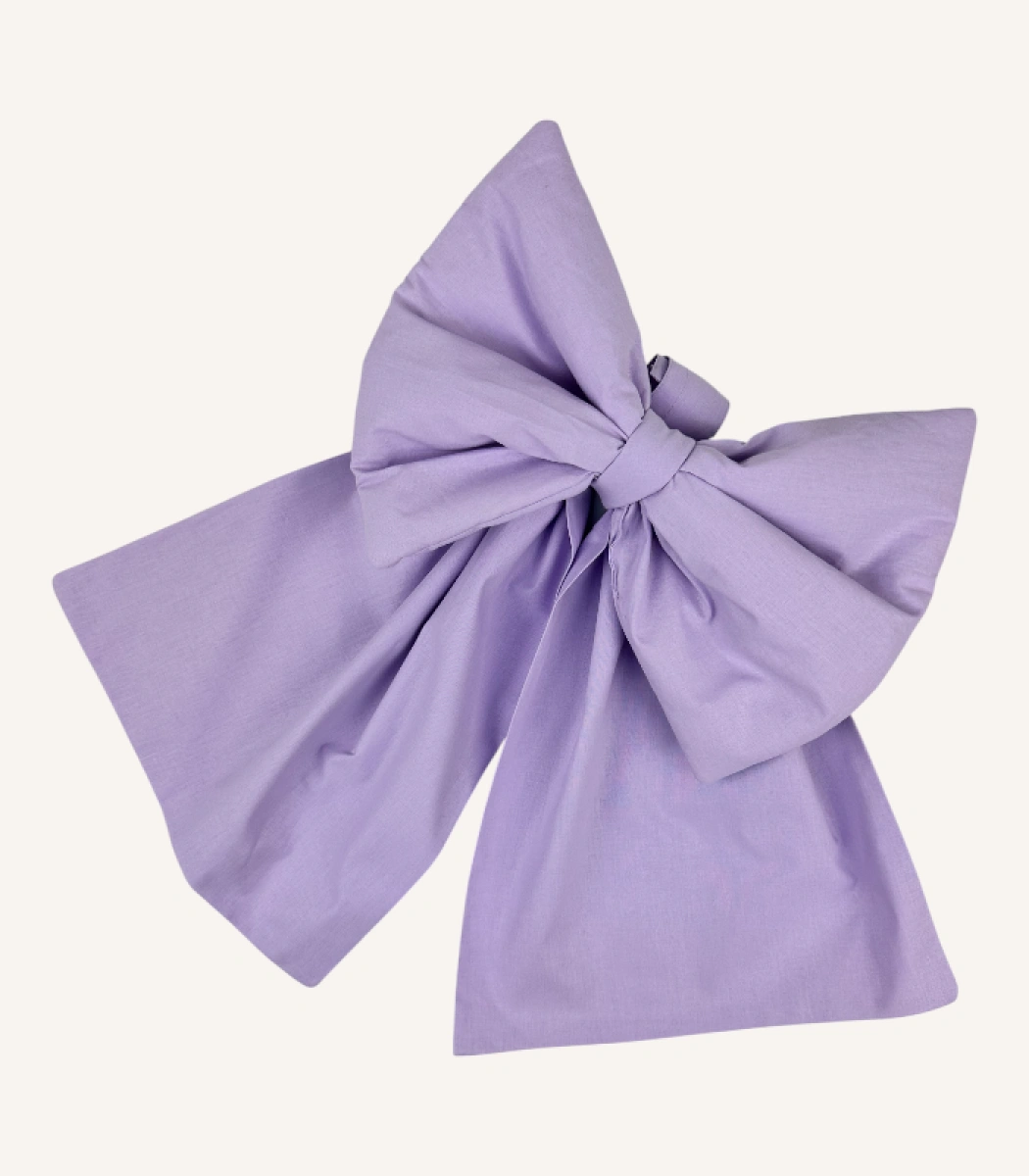 lila-kuyruklu-fiyonk-aksesuar Lila pamuk poplin kumaştan, elyaf dolgulu, cırtlı veya broşlu takılabilen dekoratif fiyonk aksesuar