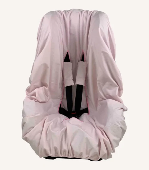 Pembe pamuk yüzeyli, alezli veya alezsiz seçenekli, çıtçıt kemer geçişli ve cırtlı kemer kılıflı çocuk oto koltuğu kılıfı