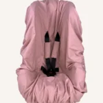 Pudra pamuk yüzeyli, alezli veya alezsiz seçenekli, çıtçıt kemer geçişli ve cırtlı kemer kılıflı çocuk oto koltuğu kılıfı