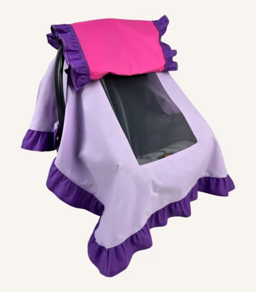 Çok renkli poplin kumaştan, mor lila fuşya tonlarında, fırfırlı ve tül pencereli kapaklı puset örtüsü