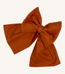 Tarçın pamuk poplin kumaştan, elyaf dolgulu, cırtlı veya broşlu takılabilen dekoratif fiyonk aksesuar