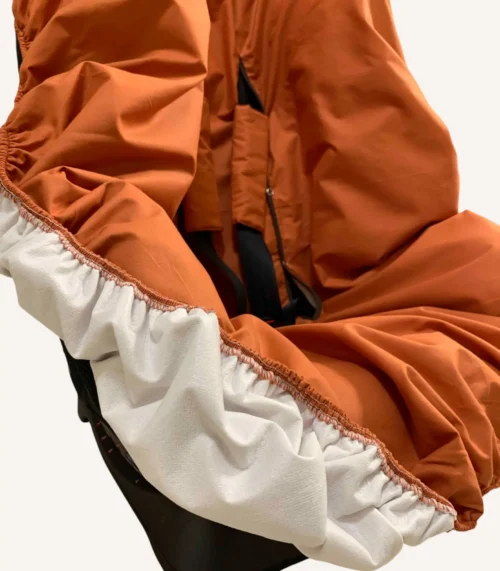 Tarçın pamuk yüzeyli, sıvı geçirmez veya normal pamuk seçenekli çocuk oto koltuğu kılıfı ve kemer kılıfı seti.