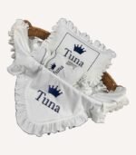 Ekru 8’li organik hastane çıkış seti; kroşeli yastık, battaniye, tulum, ayı şapka, zıbınlar ve müslin puset örtüsü