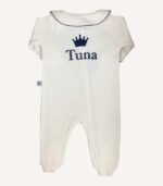 Ekru 8’li organik hastane çıkış seti; kroşeli yastık, battaniye, tulum, ayı şapka, zıbınlar ve müslin puset örtüsü