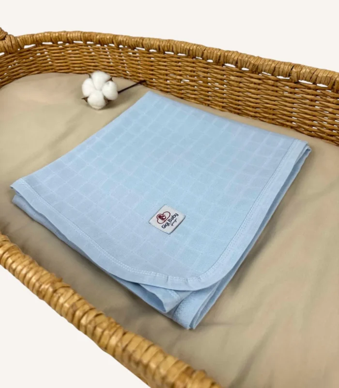 Bebek mavisi tek kat müslin kumaştan biyeli, nakış seçenekli bebek battaniyesi