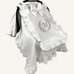 Ekru pamuk saten, kapakta ve kenarlarda fırfırlı, kroşe detaylı kapaklı puset örtüsü