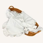 Kroşe ve fırfır detaylı, GOTS sertifikalı %100 organik pamuk interlok bebek battaniyesi