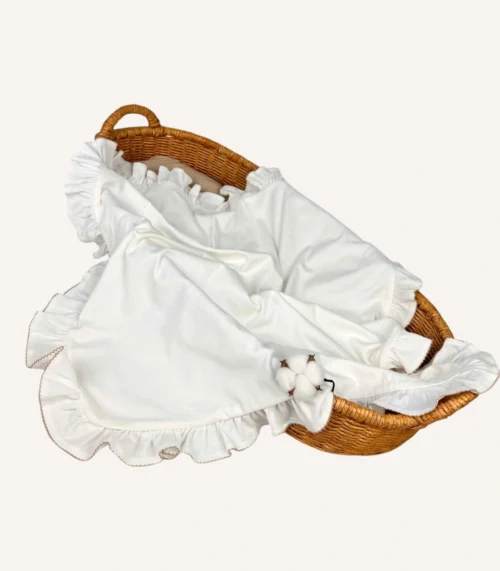 Kroşe ve fırfır detaylı, GOTS sertifikalı %100 organik pamuk interlok bebek battaniyesi