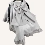 Gri dama pike puset örtüsü, fiyonklu, ortadan yırtmaçlı çıtçıtlı model, fırfırlı kenarlı, %100 pamuk bebek puset örtüsü