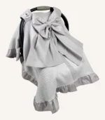 Gri dama pike puset örtüsü, fiyonklu, ortadan yırtmaçlı çıtçıtlı model, fırfırlı kenarlı, %100 pamuk bebek puset örtüsü