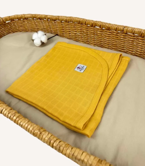 Hardal tek kat müslin kumaştan biyeli, nakış seçenekli bebek battaniyesi