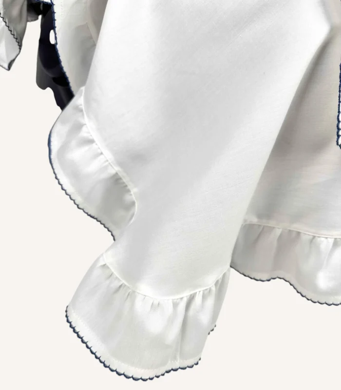 Ekru pamuk saten kroşe işlemeli, fırfırlı kapaklı puset örtüsü