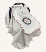 Ekru pamuk saten, kapakta ve kenarlarda çift fırfırlı, kroşe işlemeli kapaklı puset örtüsü