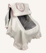 Ekru pamuk saten, kroşe detaylı, fırfırlı zarif kapaklı puset örtüsü