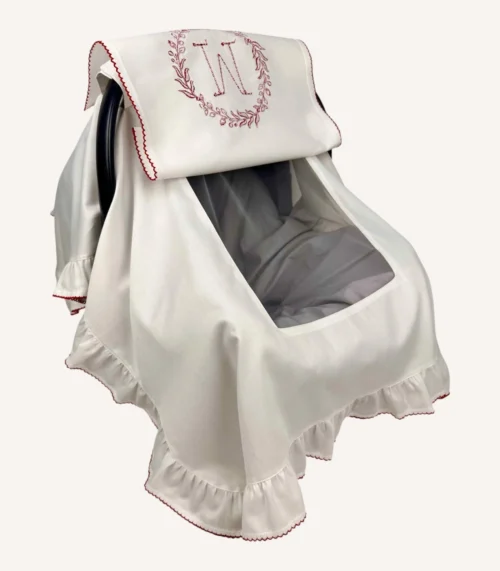 Ekru pamuk saten, kroşe detaylı, fırfırlı zarif kapaklı puset örtüsü