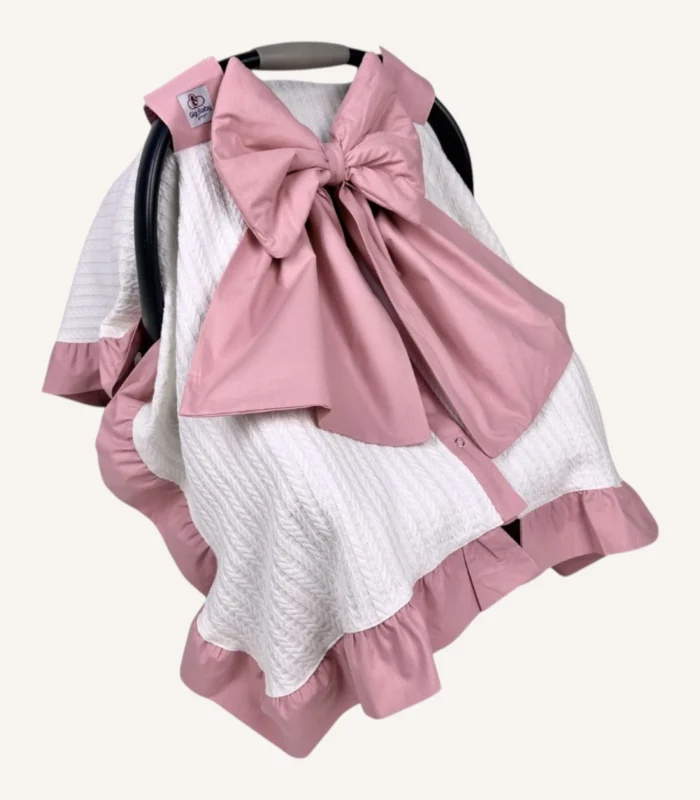 Krem örgü pike puset örtüsü, pudra fiyonklu, ortadan yırtmaçlı çıtçıtlı model, fırfırlı kenarlı, %100 pamuk bebek puset örtüsü