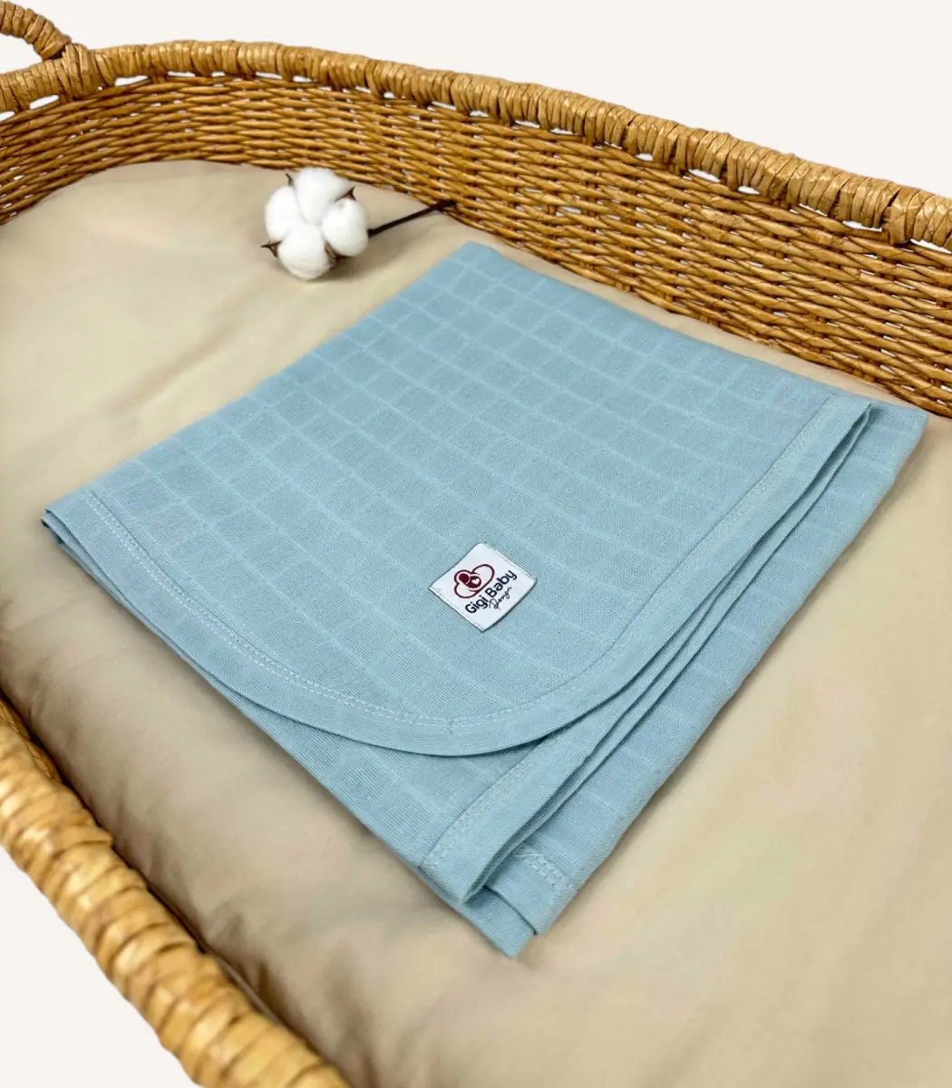 mint-biyeli-muslin-battaniye Mint tek kat müslin kumaştan biyeli, nakış seçenekli bebek battaniyesi