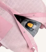 Pudra müslin puset örtüsü, tek kat, fiyonklu, ortadan yırtmaçlı çıtçıtlı model, akfil fırfırlı, hafif yazlık bebek puset örtüsü