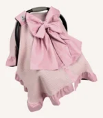 Pudra şanel pike puset örtüsü, fiyonklu, ortadan yırtmaçlı çıtçıtlı model, fırfırlı kenarlı, %100 pamuk bebek puset örtüsü