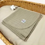 Taş tek kat müslin kumaştan biyeli, nakış seçenekli bebek battaniyesi