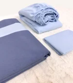 Bebek mavisi ve indigo mavi renk bloklu pamuklu tek kişilik nevresim takımı, lastikli çarşaflı modern yatak seti